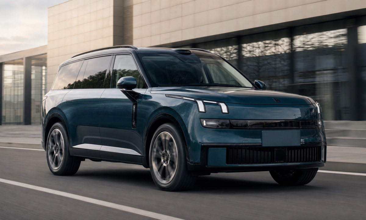 Lynk & Co 900